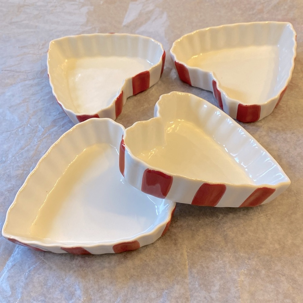 Pacific Island Creations Heart Shaped dishes set of 4. Red & White Striped.